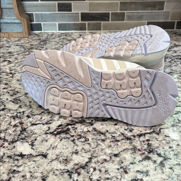 Women Adidas Nite Joggers size 8.5 women’s - Picture 4 of 6